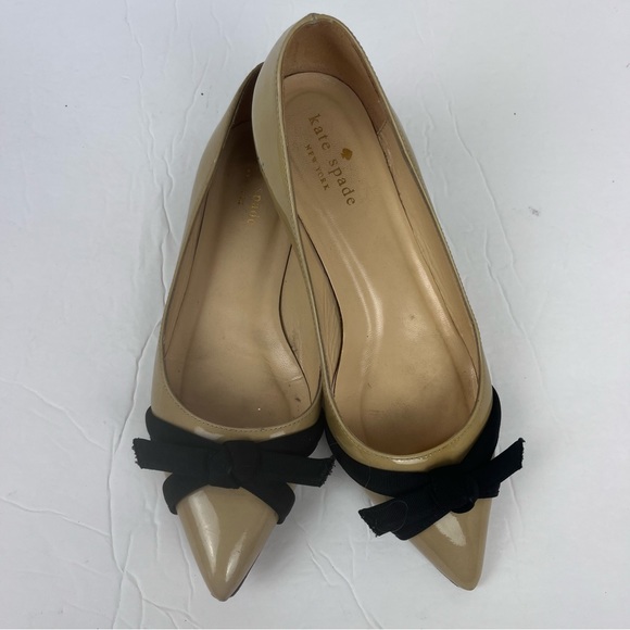 Kate Spade tan pointed toe flat w/black bow accents-Woman’s 6 - Picture 6 of 15